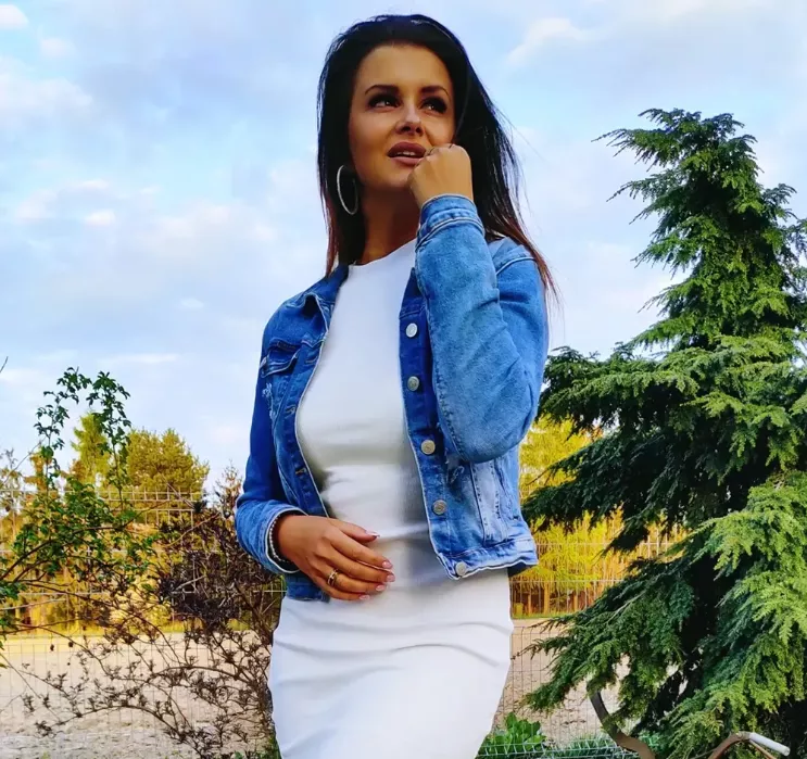 Śliczna wokalistka disco polo odsłoniła zgrabne nogi i plany na przyszłość! Czym zaskoczy
fanów tym razem?!